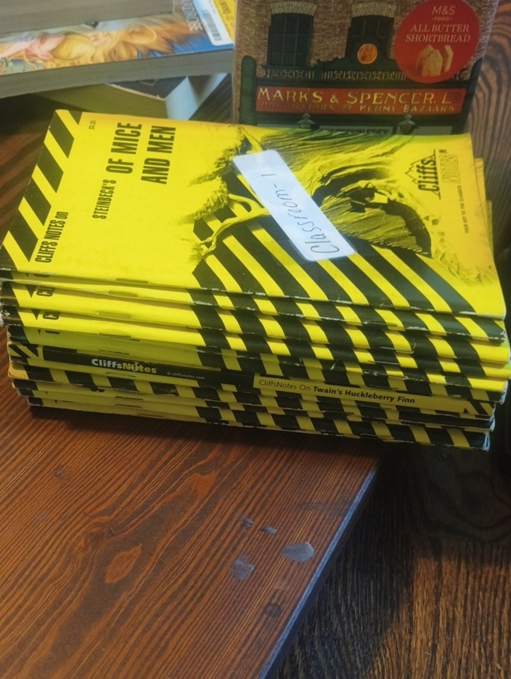 CliffsNotes Study Guides - Yellow & Black Stack